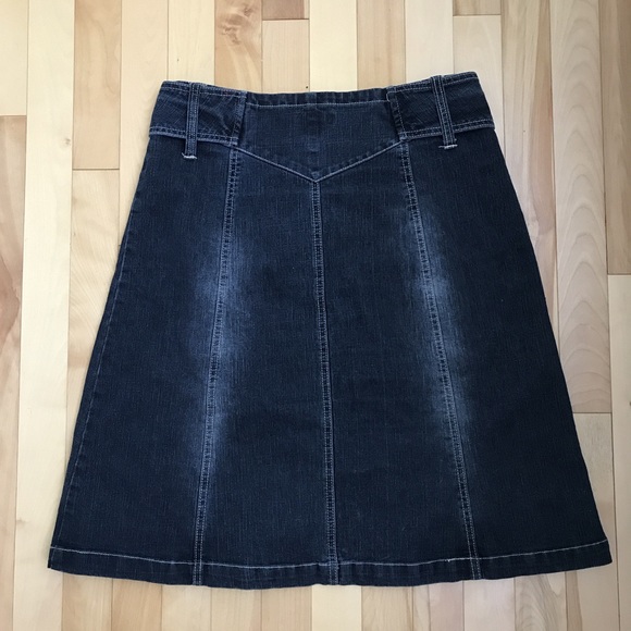 Y2k Denim skirt with belt 🌸 - Picture 3 of 4
